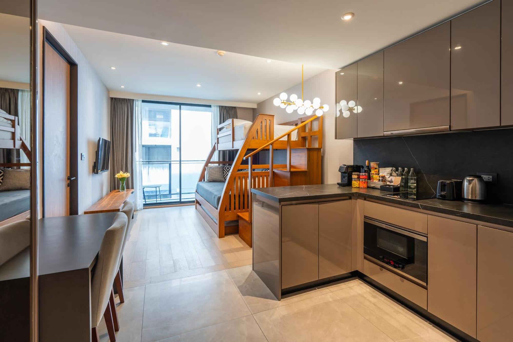 Walton Suites Sukhumvit Bangkok Buitenkant foto