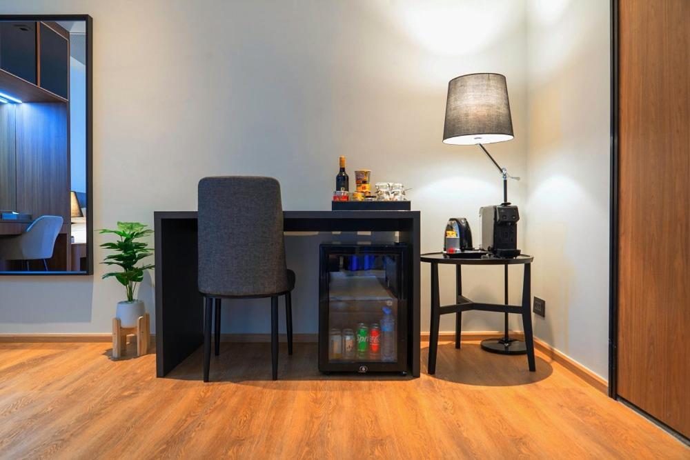 Walton Suites Sukhumvit Bangkok Buitenkant foto